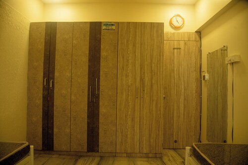 Charming 3-bedroom apartment with AC in marvelous Mumbai