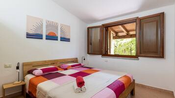 3 slaapkamers, een strijkplank/strijkijzer, wifi, beddengoed