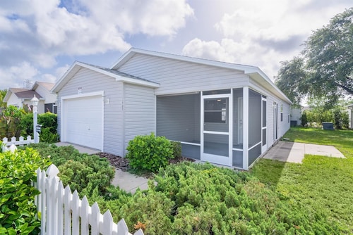 Totally renovated bathrooms,kitchen, floors,bedrooms,by professional tradesmen 