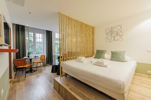 Apartment | 1 bedroom, laptop workspace, iron/ironing board, bed sheets