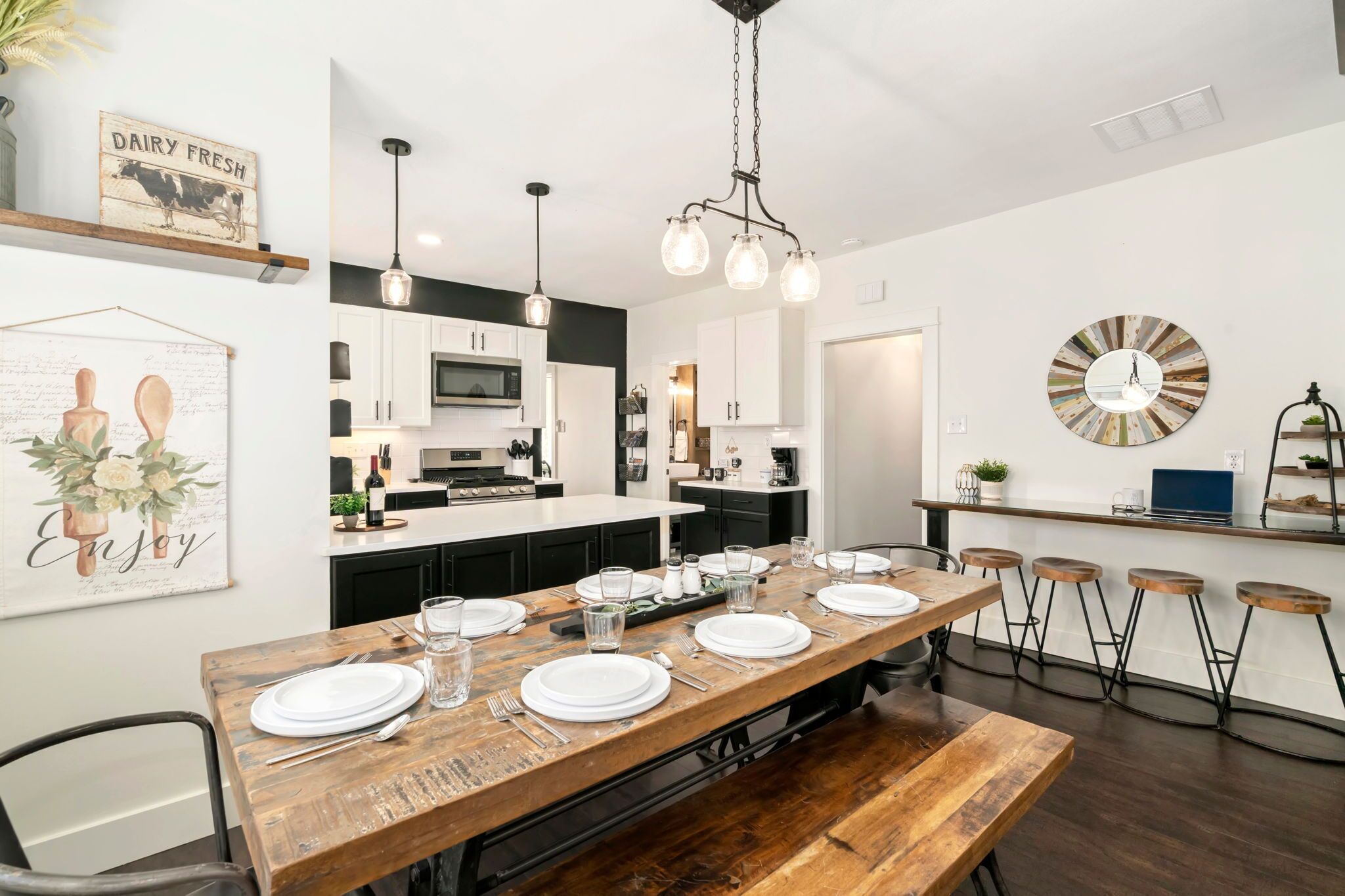 House, Multiple Beds, Patio, Garden View (205 Locust Street) | Dining