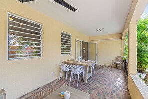 Appartement Deluxe, vue sur le jardin | Terrasse/patio