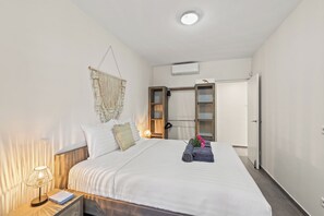Deluxe Apartment, Garden View