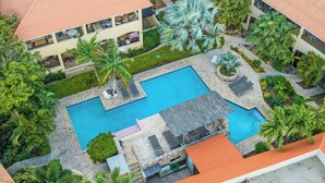 Unclassified image, 2 of 30, button - Boho Breeze Cocobana (Willemstad)