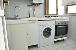 Fridge, ice maker