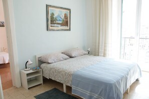 2 bedrooms, iron/ironing board