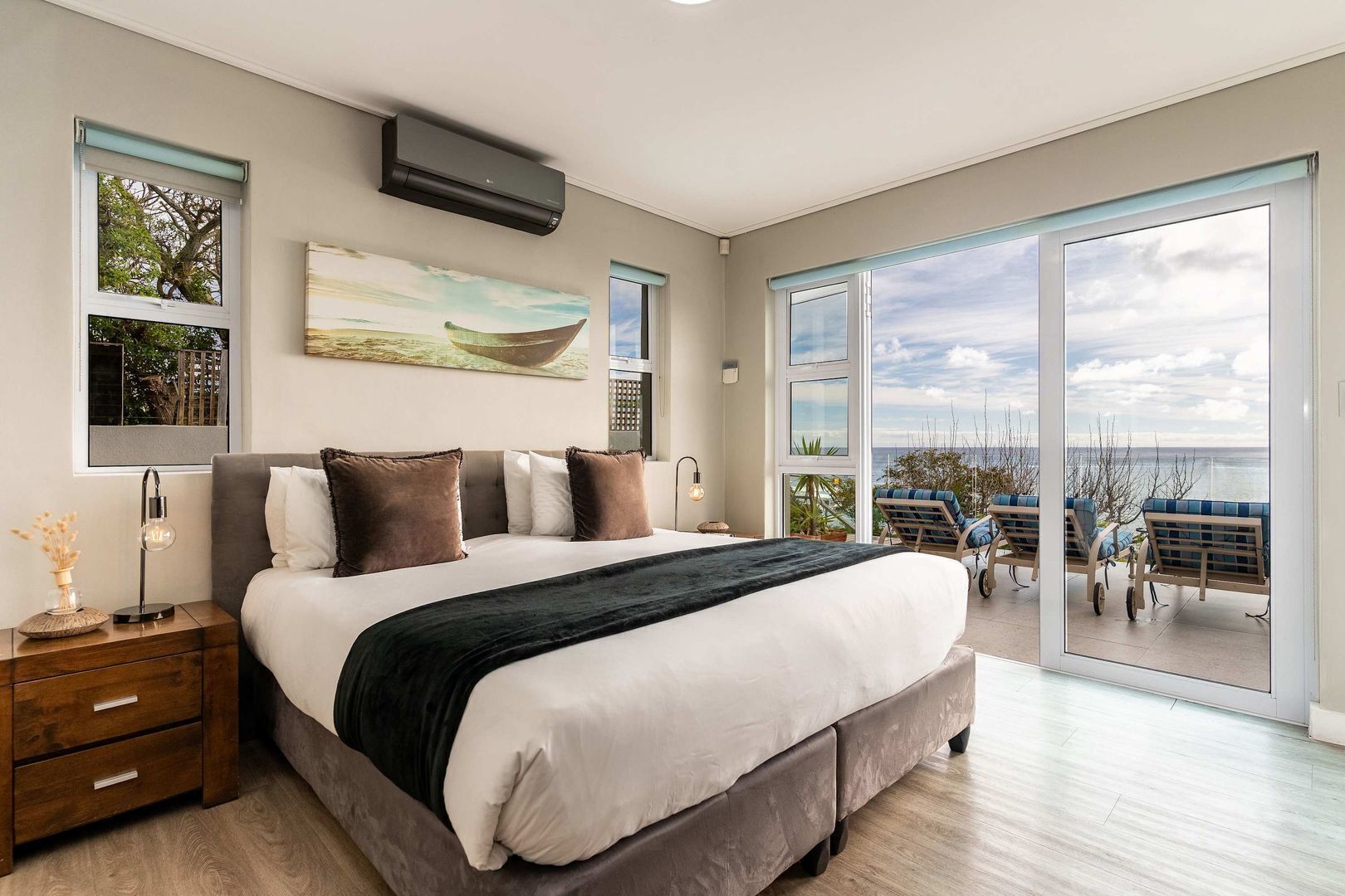 Luxury Villa, Beach View | Free WiFi