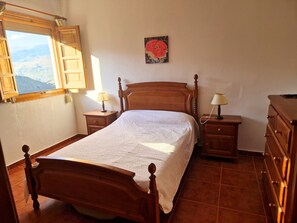 4 habitaciones, tabla de planchar con plancha y wifi gratis 