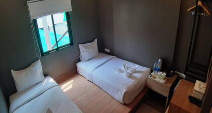 Spacious Twin Escape Deluxe Comfort for Two