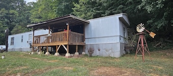 Serene mobile home with AC in charming Ironton