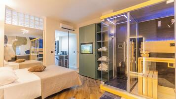 Iron/ironing board, free WiFi