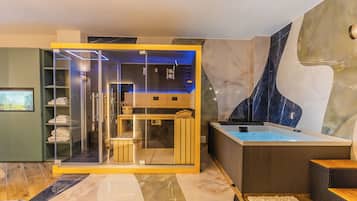 Luxury Apartment, Air conditioning | Iron/ironing board, free WiFi