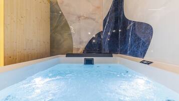 Luxury Apartment, Air conditioning | Private spa tub