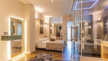 Luxury Apartment, Air conditioning | Iron/ironing board, free WiFi