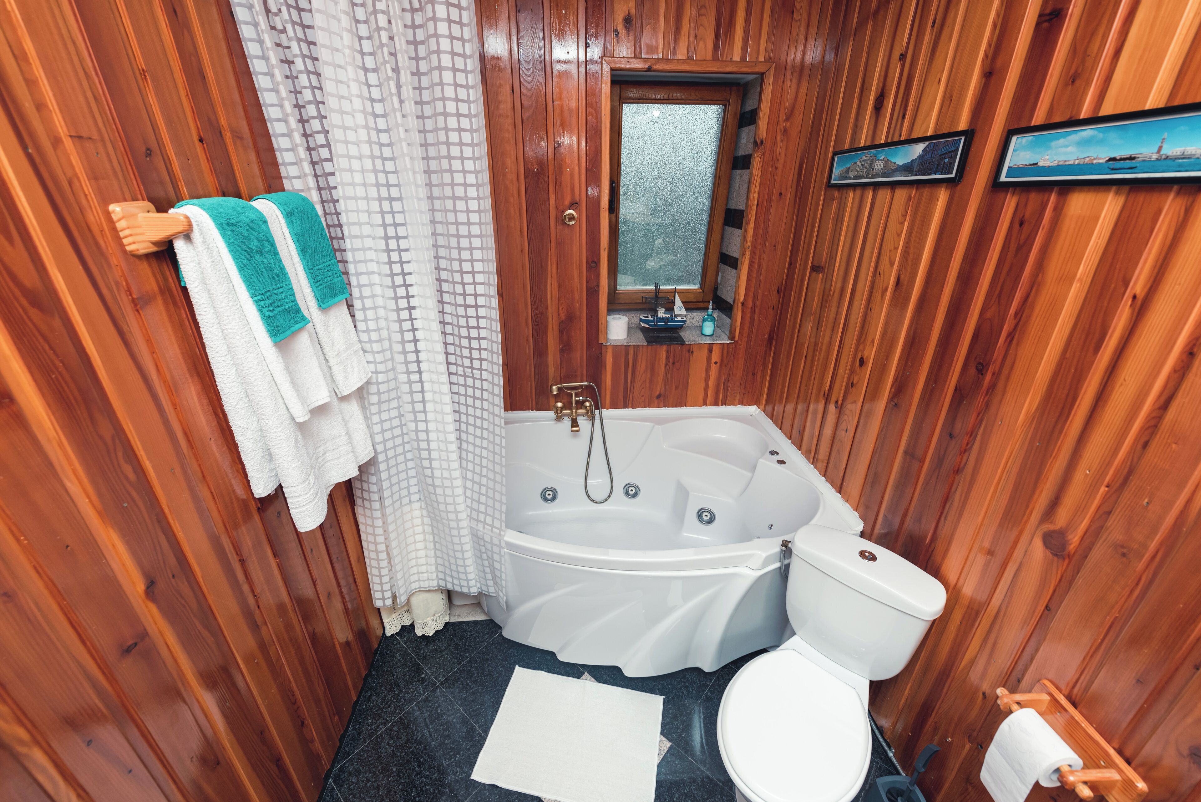 Deluxe Double Room, Garden View | Bathroom