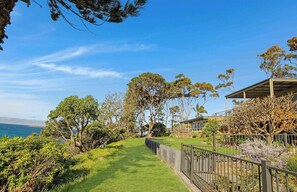 Property grounds - Pet Friendly, Oceanfront & WiFi | Malua Bay Waterfront Cottage (Malua Bay)