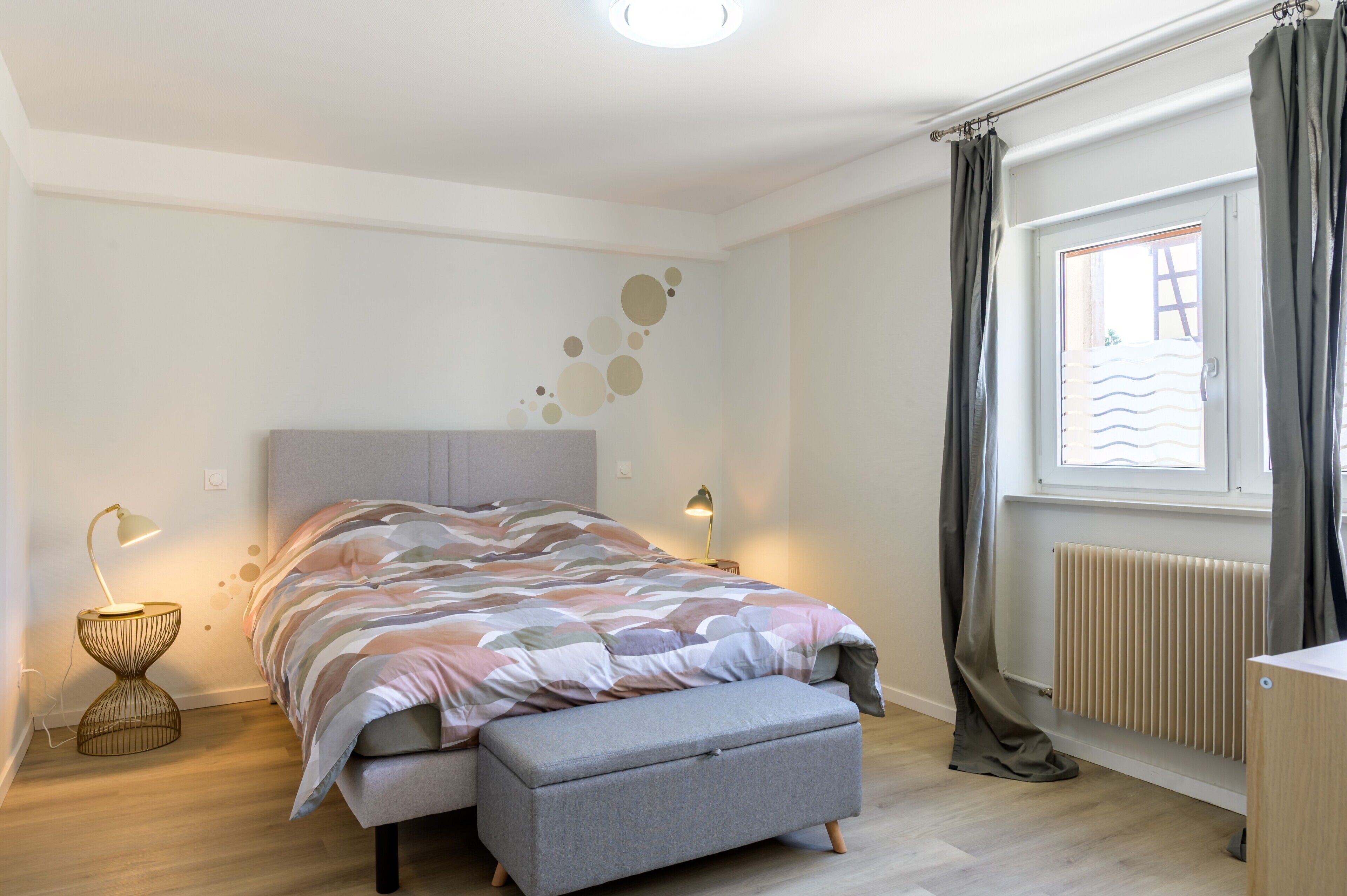 1 chambre, fer et planche à repasser, draps fournis