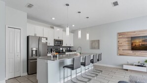 Private kitchen - 4BR Storey Lake Home, Heated Pool (Kissimmee)