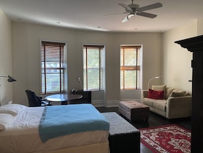 5 habitaciones, tabla de planchar con plancha, wifi y ropa de cama