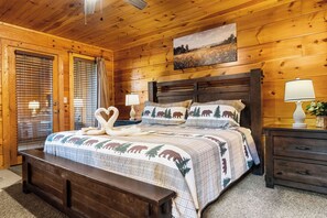 1 bedroom, iron/ironing board, free WiFi, bed sheets - The Mountainside Sanctuary (GATLINBURG)