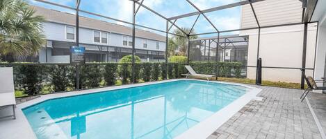 Piscine couverte, piscine extérieure