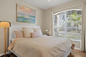 4 bedrooms, bed sheets