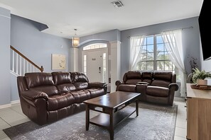 Smart TV, video games, table football, ping pong - Family 6BR Villa w/ Marvel Game Room & Pool (Kissimmee)