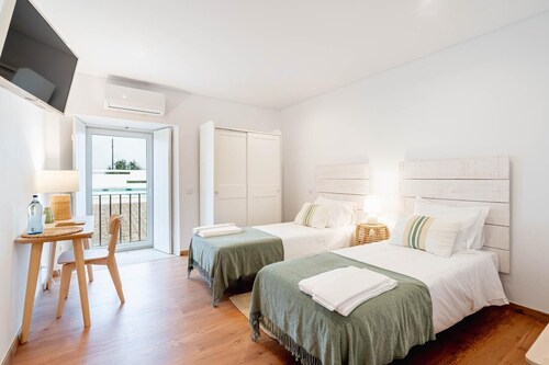 Room 'Familiar' with Shared Pool, Wi-Fi and Air Conditioning