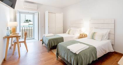 Room 'Familiar' with Shared Pool, Wi-Fi and Air Conditioning