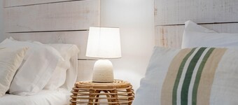 Room 'Familiar' with Shared Pool, Wi-Fi and Air Conditioning