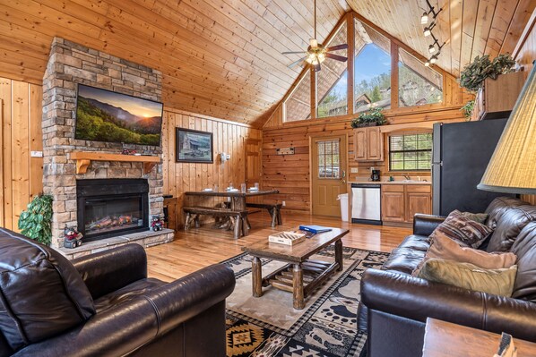 テレビ、暖炉、DVD プレーヤー、テーブルサッカー台