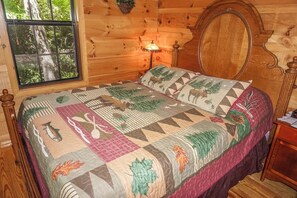 1 bedroom, iron/ironing board, free WiFi, bed sheets - Seclusion*Park Cabin*Perfect for 2*Quaint*Cozy (GATLINBURG)