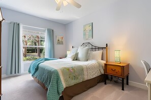 3 habitaciones, tabla de planchar con plancha y cuna de viaje 