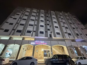 واجهة المنشأة