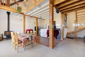 Dining - Cottage with Pool in the Countryside, Perfect for a Family of 4 near Le Lude and Zoo de la Flèche (Noyant-Villages)