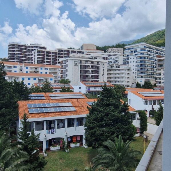 Apartment, 2 Bedrooms, Smoking, Balcony | Exterior