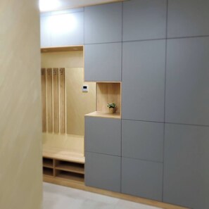 Apartment, 2 Bedrooms, Smoking, Balcony | Interior
