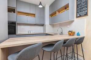 Apartment, 2 Bedrooms, Smoking, Balcony | Interior