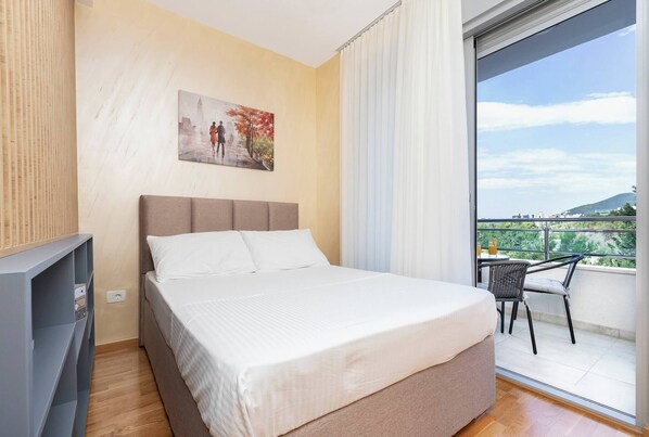 Apartment, 2 Bedrooms, Smoking, Balcony