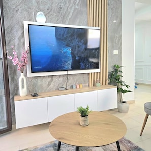 Apartment, 1 Bedroom, Smoking, Balcony | Interior