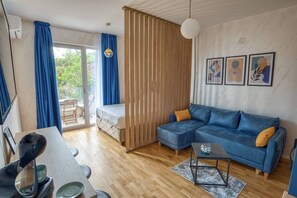 Studio, 1 chambre, fumeur, balcon | Salle de séjour