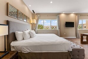 3 habitaciones, tabla de planchar con plancha y cuna de viaje 