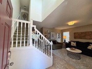 Interior - Amazing 5BD/5BA House with Pool and TV Near Disney (Kissimmee)