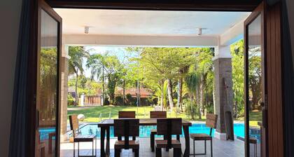 Tropical Terrace - A Charming 2-bedroom house in Negombo