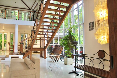 Tropical Terrace - A Charming 2-bedroom house in Negombo