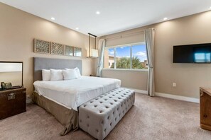 3 bedrooms, iron/ironing board, travel crib, free WiFi