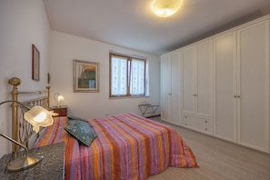 2 Schlafzimmer, Schreibtisch, kostenloses WLAN, Bettwäsche