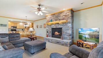 智能电视、壁炉