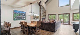 Ideal Location on WFC |Pool Table| Pool & Hot Tub