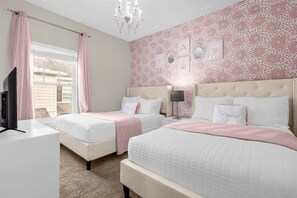4 slaapkamers, een strijkplank/strijkijzer, reisbedje, gratis wifi